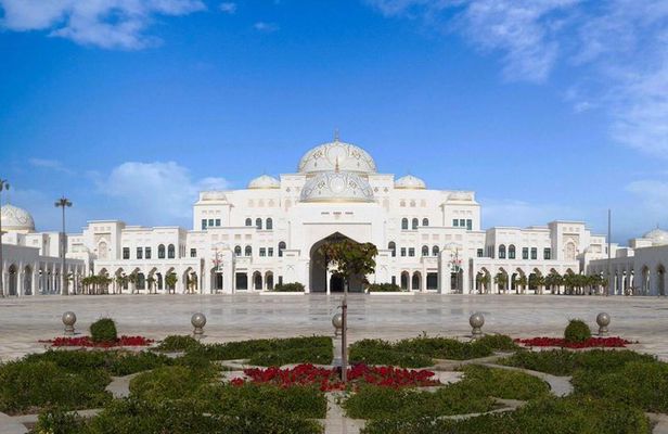 Abu Dhabi Tour: Grand Mosque, Heritage Village, Emirates Palace & Qasr Al Watan