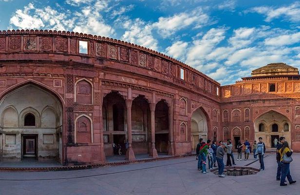 1-Day Trip from New Delhi to Agra and Taj Mahal with Agra Fort