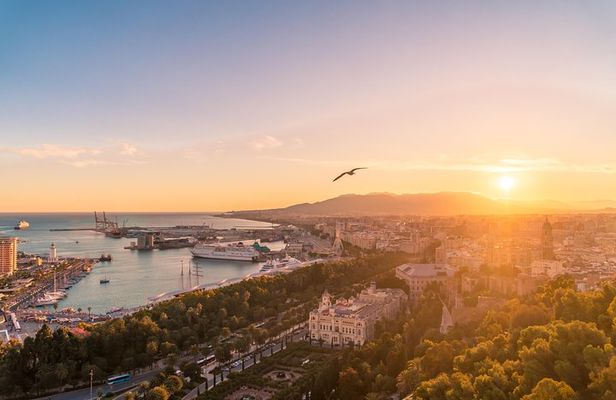 Malaga Highlights: A Welcome Private City Tour