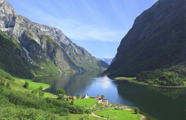 Private Full-Day Round Trip from Oslo to Sognefjord via Flåm Railway