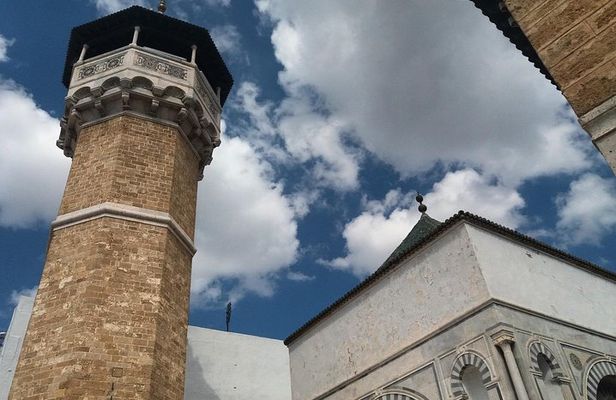 Guided tour in the UNESCO world heritage Medina of Tunis