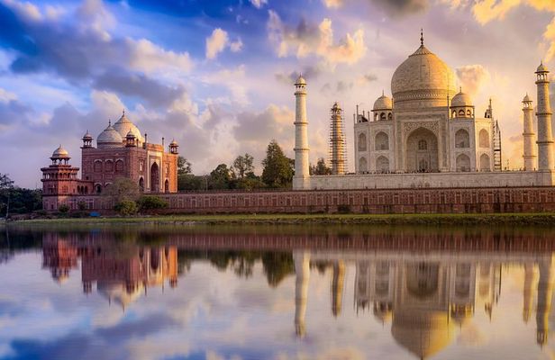 Taj Mahal & Abhaneri Step Well's Day Tour From Jaipur