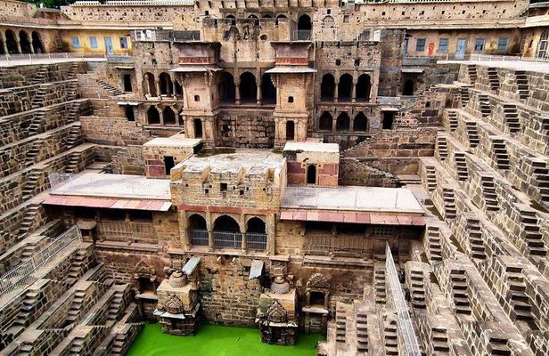 Taj Mahal & Abhaneri Step Well's Day Tour From Jaipur