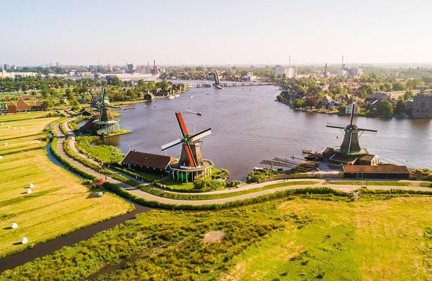 Amsterdam: Windmills, Marken, Volendam and Guided Keukenhof Visit