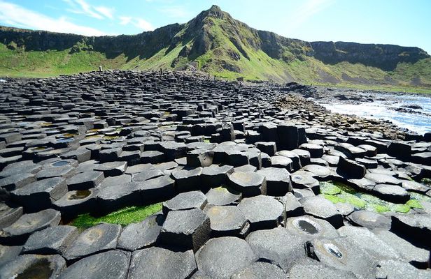 Guided Day Tour: Giant's Causeway from Belfast