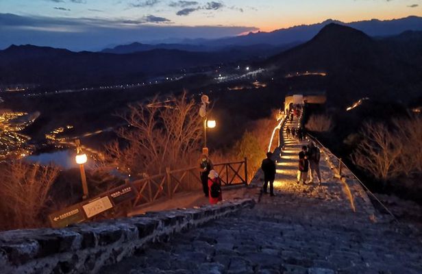 Illuminated Great Wall Tour to Simatai Section and Gubei Water Town with Dinner