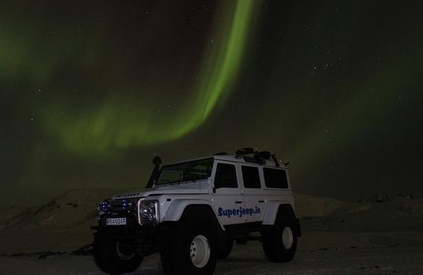 Private Superjeep Northern Lights Hunt