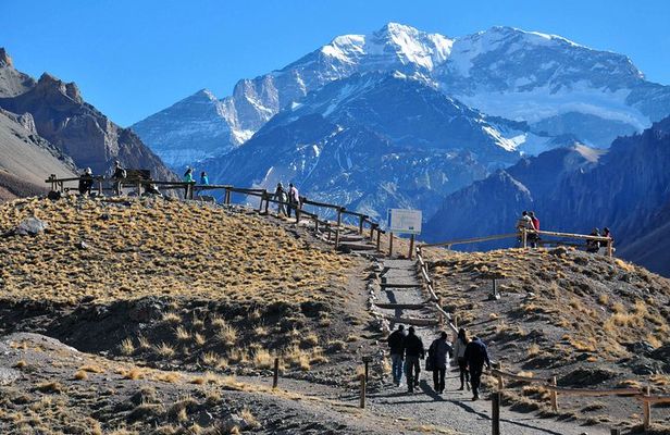 Tour Parque Provincial Aconcagua, Puente del Inca y Laguna del Inca