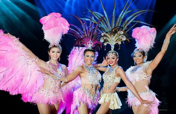 Simon Cabaret: Phuket’s Ladyboy Glamour Show