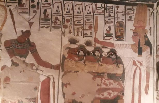 private tour Habu temple,valley of the queens,valley of the workes from Luxor