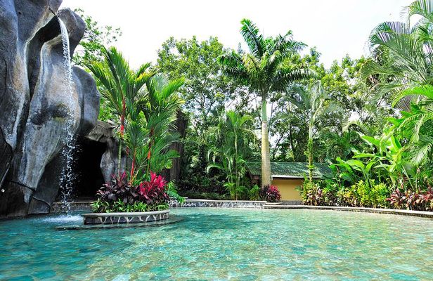 Arenal Volcano Lava Trail and Baldi Hot Springs with Dinner