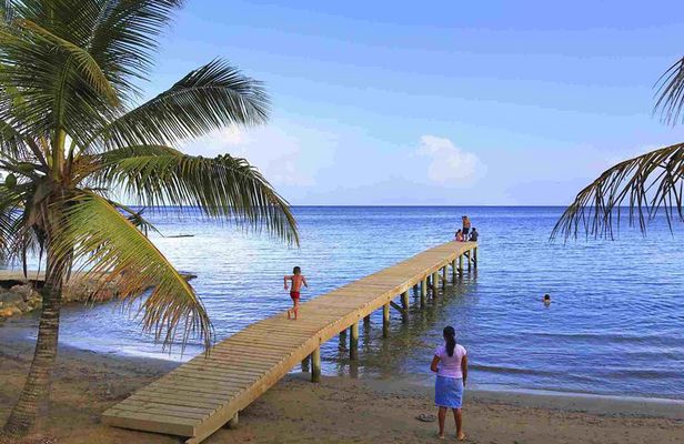 Discover Roatan - Visiting the different cultural villages of Roatan!