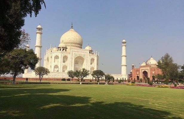 All Inclusive - Taj Mahal Sunrise Tour with 3 World Heritage Site