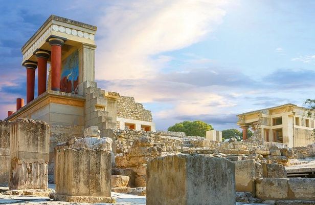 Crete private tour: Knossos Palace and Heraklion Town