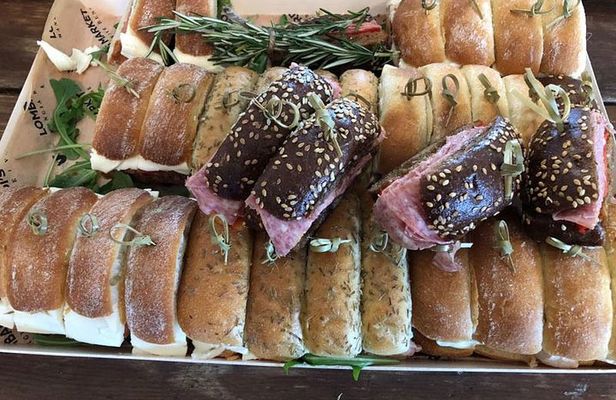 Long Island Wine and Food Day Trip with Sommelier host from NYC