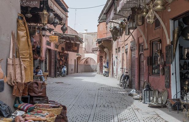 Guided tour Medina of Marrakech with private transport