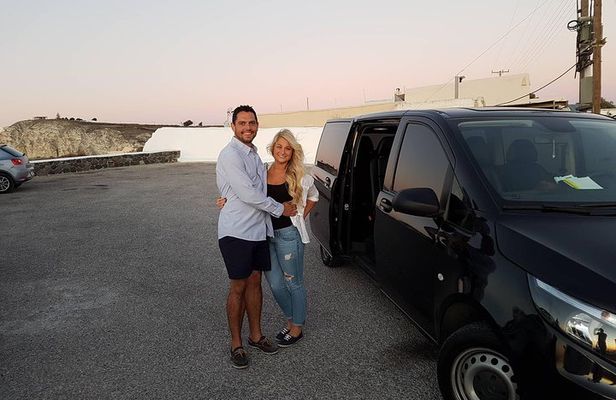 Private 6h highlight tour on santorini