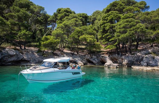 New Merry Fisher 795 - Private Customized Boat Tour
