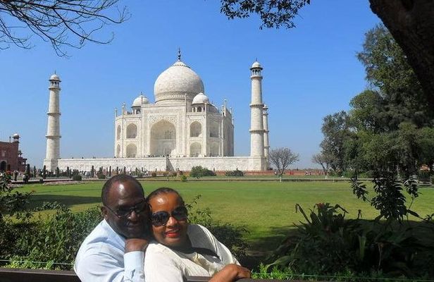 Taj Mahal & Agra Sightseeing Tour from Jaipur 