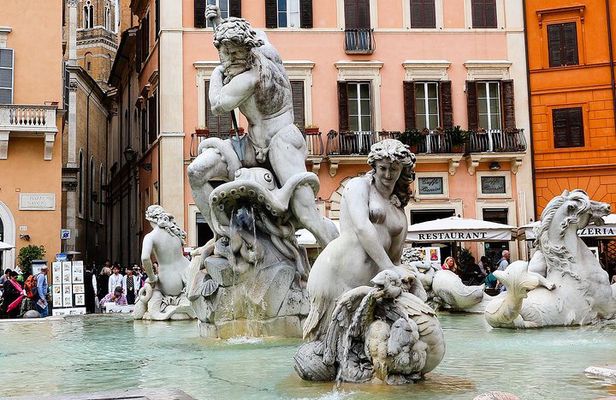 Fountains and Squares of Rome 2-Hour Walking Tour Semi - Private