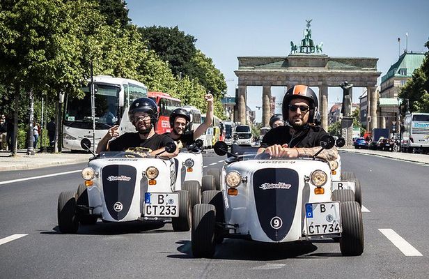 Berlin City Tour in a Mini Hotrod