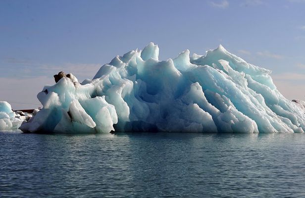 Glacier Lagoon & South Coast. Private Day Tour
