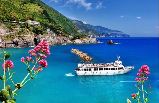Cinque Terre tour in Small Group from Pisa