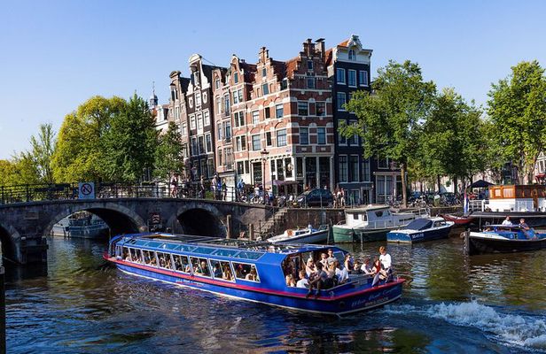 Amsterdam: Canal Cruise and Jewish Cultural Quarter Tickets