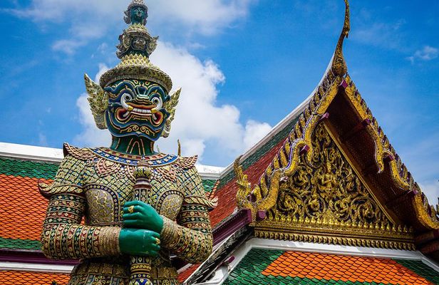 Private Tastes & Temples Along the Chao Phraya