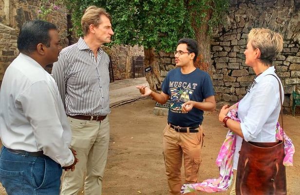 Hyderabad city tour with guide & lunch in private car for a heritage experience