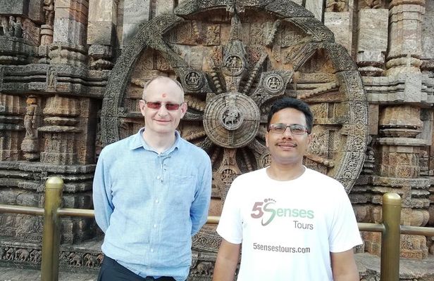 Bhubaneswar city tour & Konark Sun Temple in private car with guide