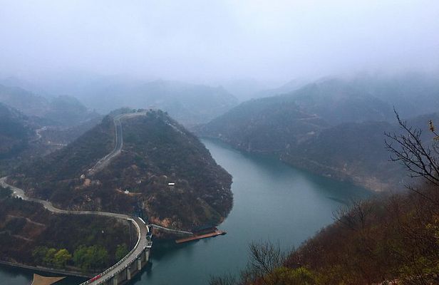 2-Day Private Hiking Trip at Huanghuacheng and Jinshanling from Beijing