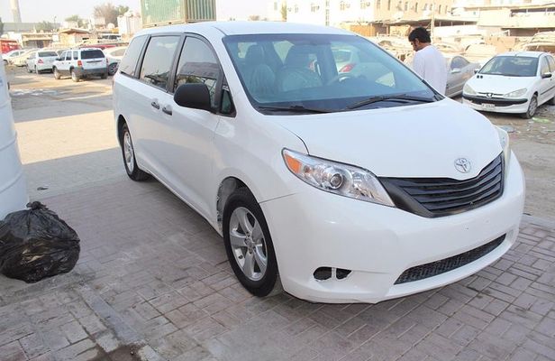 Dubai Full Day Car Hire (8-Hours for 1 to 5 people)