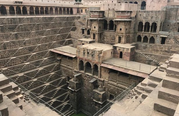 Guided Fatehpur Sikri & Abhaneri Tour From Agra To Jaipur By Car 