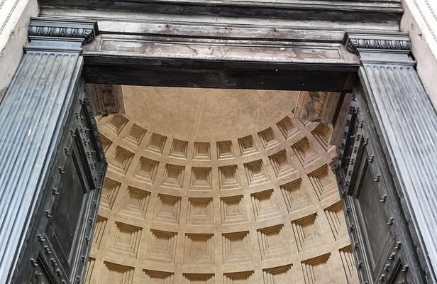 Pantheon: Tour with Archaeologist of the best preserved Roman work