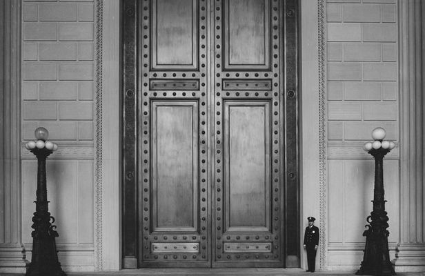 #1 National Archives + National Portrait Gallery Guided Tour