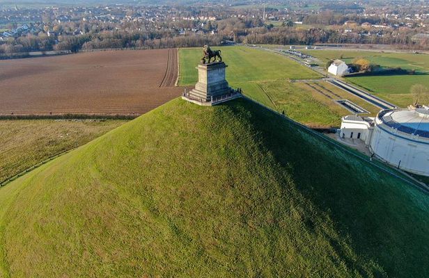 Brussels & Waterloo: Highlights & Battlefields (w/ Atomium stop)