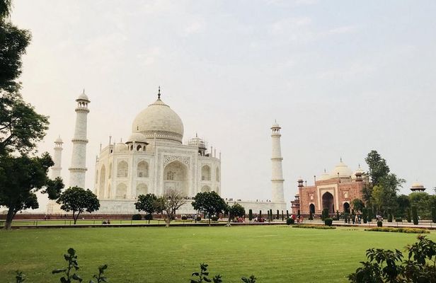 Taj Mahal Tour From Delhi