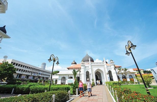 Private Tour: Top Seven Wonders of Penang City Tour