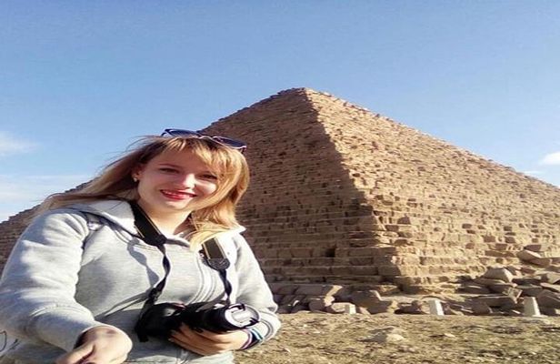 Full-Day Private Tour to the Giza Pyramids, Sphinx, Citadel and Khan El Khalili Bazaar