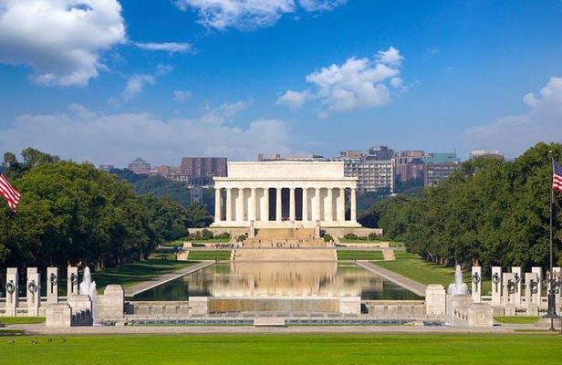 DC Cherry Blossom Tour with Optional Guided Entry into 3 museums
