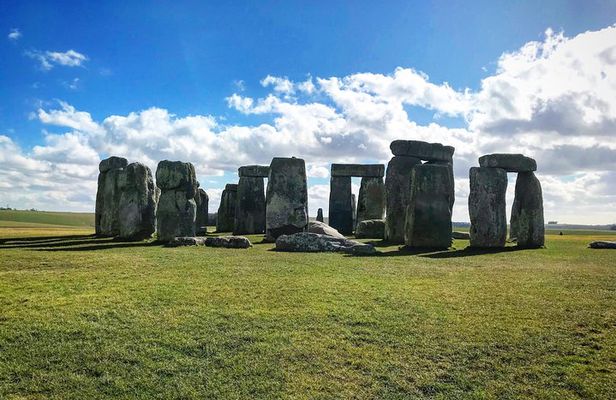 London to Stonehenge Shuttle Bus and Independent Day Trip