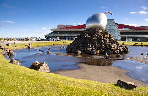 Private Airport Transfer with Blue Lagoon - Admission included