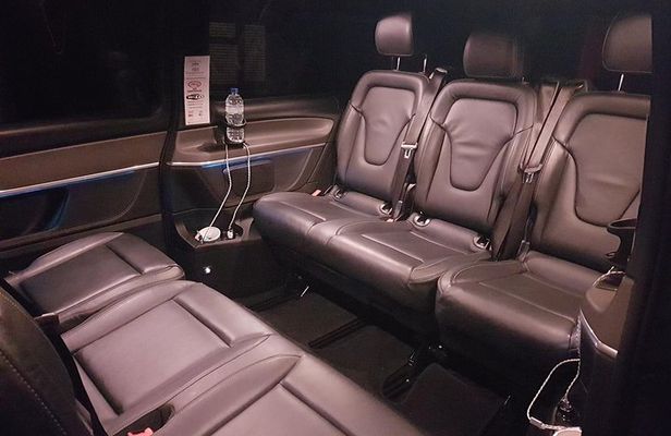 Private Arrival Transfer: Heathrow Airport to London with Stopover at Stonehenge