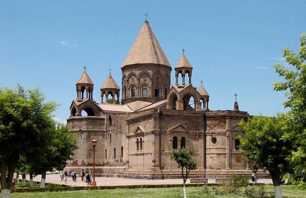 Transport rental to Echmiadzin, Zvartnots, Khor Virap, Garni, Geghard