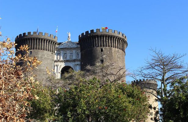 The Origins of Naples: A Monumental Tour for Small Groups