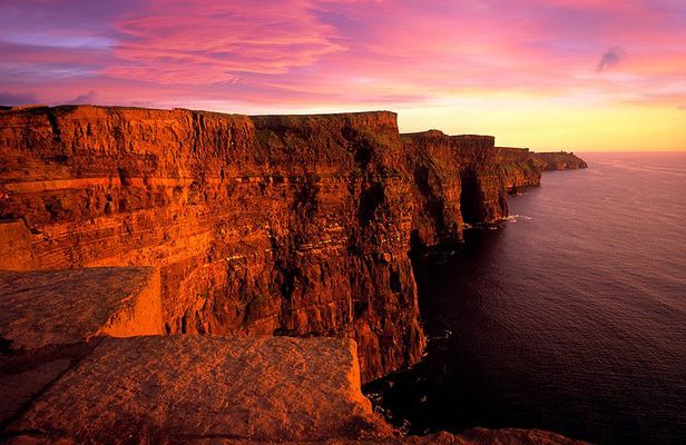 Cliffs of Moher, Aran Island & Burren tour from Galway. Guided.