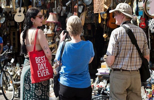 Private Athens Walk: Ruins, Markets & Local Stories