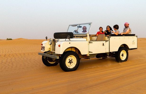 Authentic Safari in Vintage Land Rover with Traditional Dinner
