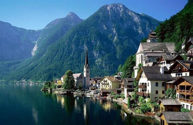 Private Hallstatt Round Day Trip and Picnic in Alps from Prague